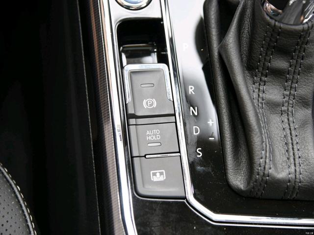 自动驻车和上坡辅助的区别是什么 我来分析给你看 新浪汽车