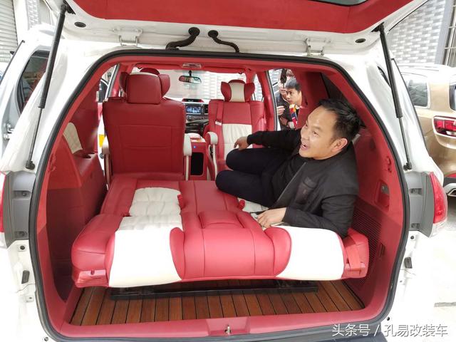塞纳新款内饰改装,舒适座椅可躺下