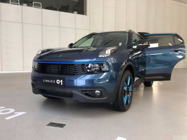 90后美女忍不住定了这车!像保时捷一样奢华,碾压途观仅15万