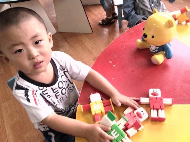 孩子转园第一天脚肿了!妈妈紧急送往医院