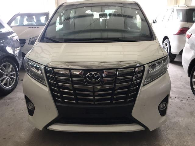 18款 3.5 两驱 丰田埃尔法真的是明星保姆车吗?到底有多好的配置