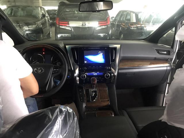 18款 3.5 两驱 丰田埃尔法真的是明星保姆车吗?到底有多好的配置