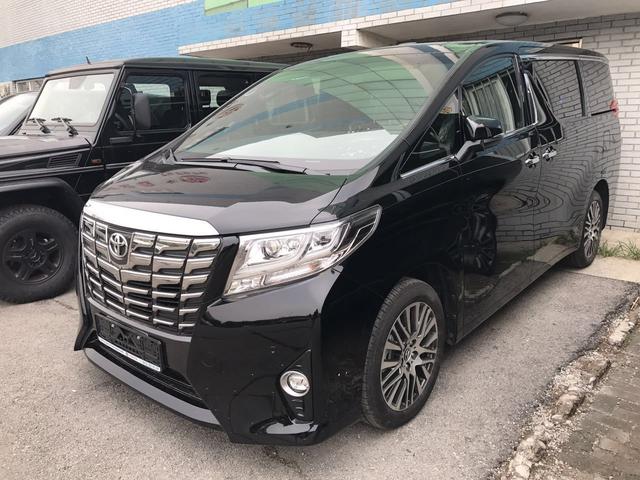 18款 3.5 两驱 丰田埃尔法真的是明星保姆车吗?到底有多好的配置