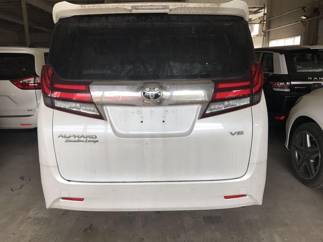 18款 3.5 两驱 丰田埃尔法真的是明星保姆车吗?到底有多好的配置