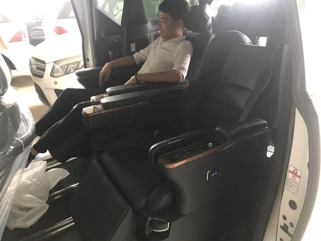 18款 3.5 两驱 丰田埃尔法真的是明星保姆车吗?到底有多好的配置