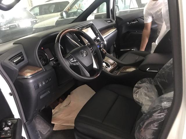 18款 3.5 两驱 丰田埃尔法真的是明星保姆车吗?到底有多好的配置