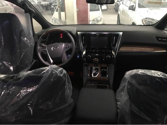 富豪的保姆专用车,丰田埃尔法,终于降价了,大家看下吧