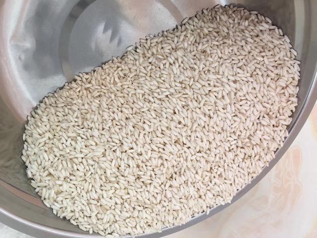 客家农村人传统手工酿制黄酒