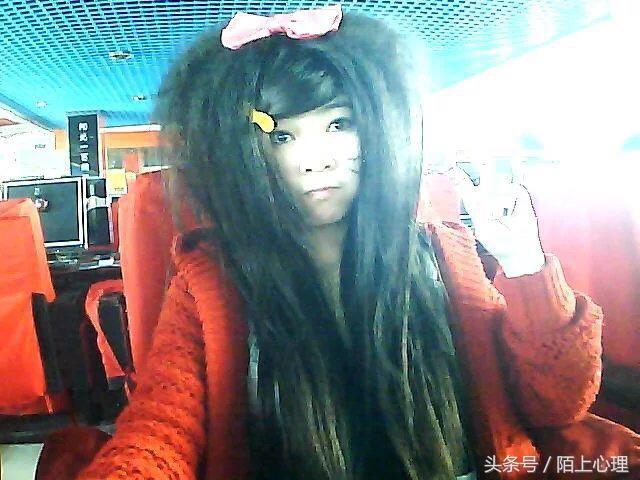 杀马特女生的转型,抛弃了葬爱家族,越来越漂亮,她们后悔过吗