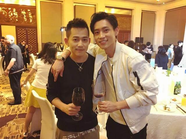 李炜苏醒现状差距大，一个成功逆袭一个尴尬无人理！