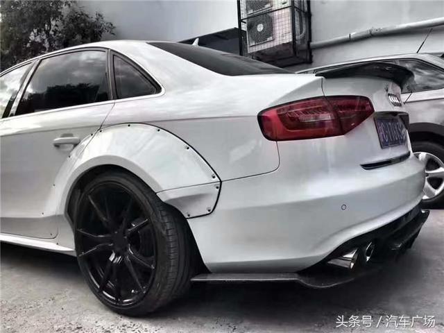 15年奥迪A4L改RS4改装宽体大包围