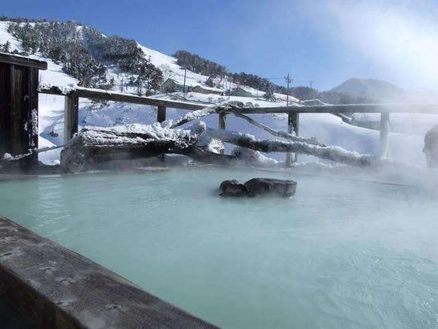 日本适合冬天旅游的10个温泉之地,去过3个算你