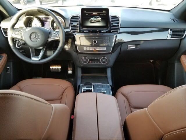 作为奔驰GLE400最为顶尖的产品它的评价都是一致好批评为何