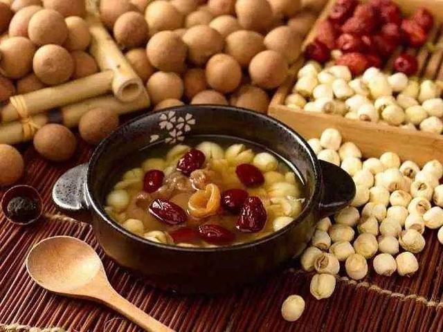 4种祛湿养颜莲子汤,助你告别湿气,还你好皮肤