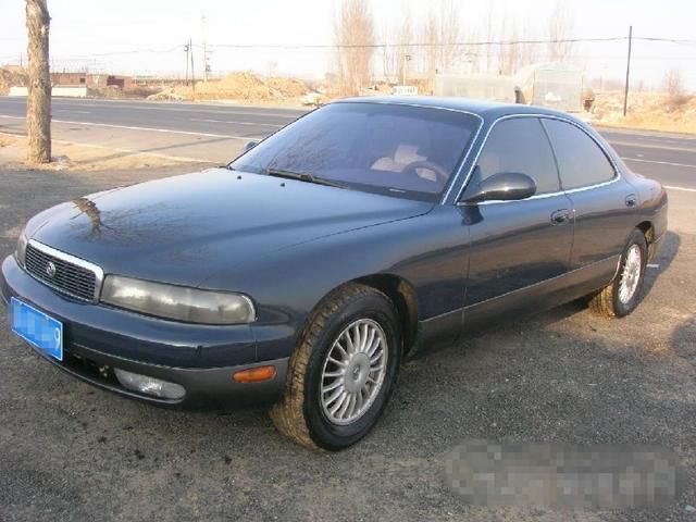90年代常见的日系高级轿车,丰田豪华日产稳重,太暴漏年龄!
