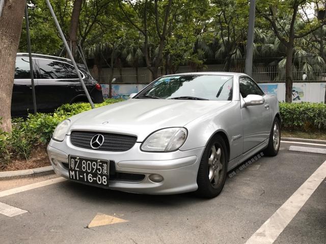 Benz SLK230，初代SLK级硬顶敞篷跑车