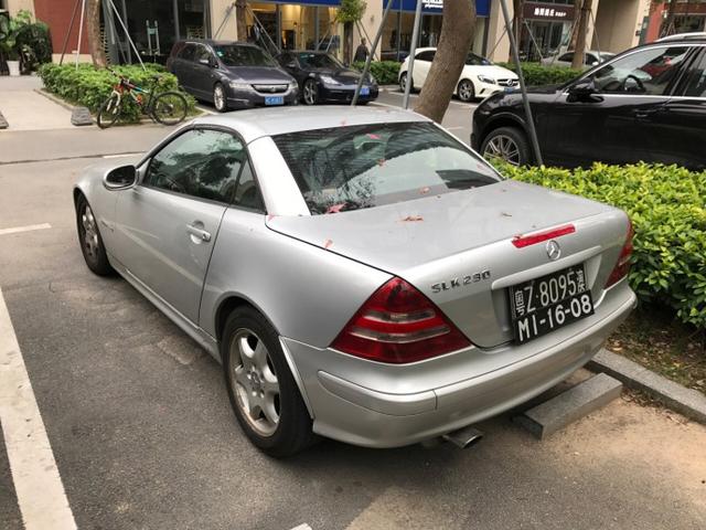 Benz SLK230，初代SLK级硬顶敞篷跑车