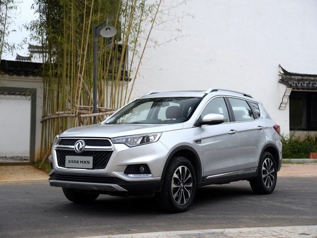 走进10万的SUV:动力1.4T,有TCS、HBA,内饰惊艳
