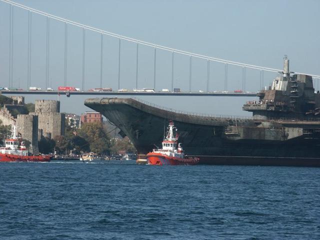 瓦良格号回国被土耳其敲诈10亿过路费!这个钱