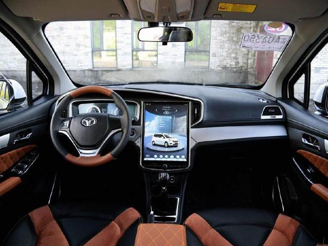 定位中型SUV, 1.5L的动力,标配7座,售价才6万起