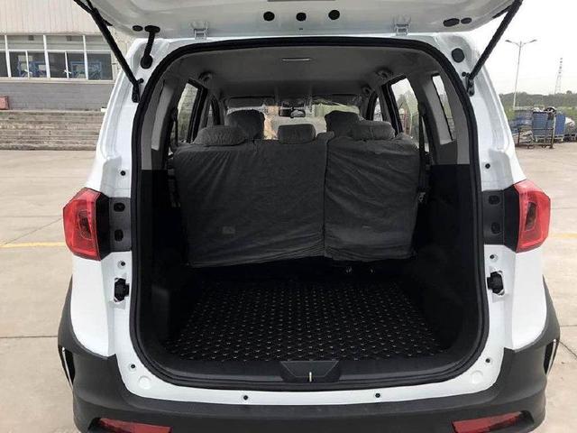 定位中型SUV, 1.5L的动力,标配7座,售价才6万起