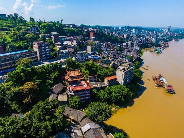白沙镇,位于重庆市江津区西南部,它是万里长江上游的国家级第一深水