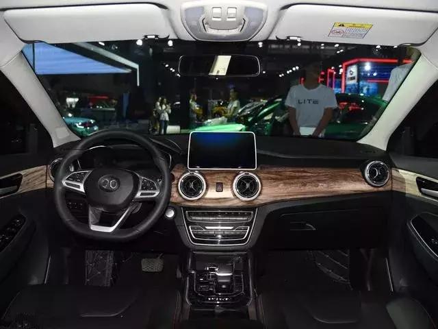 北汽新能源ET400有新能源车上市 续航里程超400KM