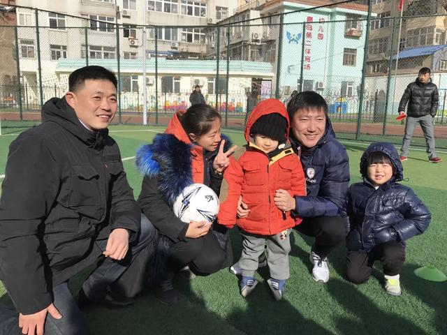 曲波第二家足球幼儿园落户青岛 昔日 追风少年