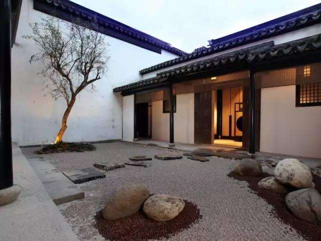 民宿改造案例:老房子改造的新中式酒店,惊艳了设计圈
