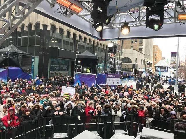 看吴亦凡的超级碗,再看看1993年迈克杰克逊的