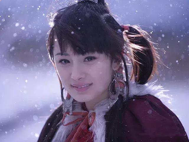 杨幂的大方脸怎么又回来了,难道是整容的后遗症