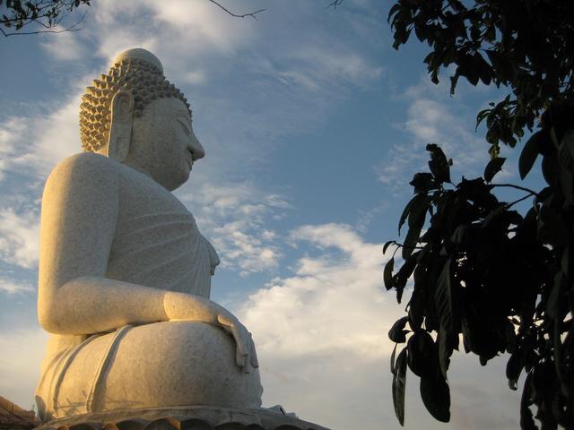 泰国这座寺庙供奉着中国济公！是包容还是讨好中国游客？