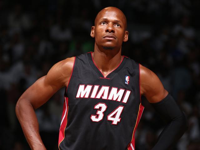 魔兽去湖人不是投敌,阿伦去热火不是投敌,为何