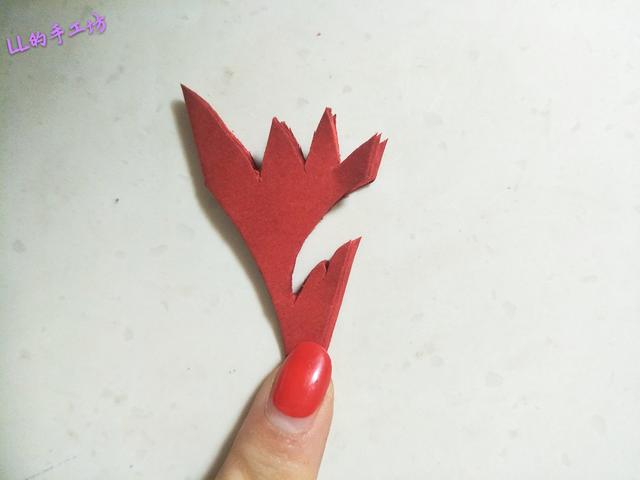 剪纸窗花新教程,几张彩纸简单折一下,剪出年味