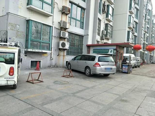 安阳生活有权还是违法?物业私自租卖小区门口