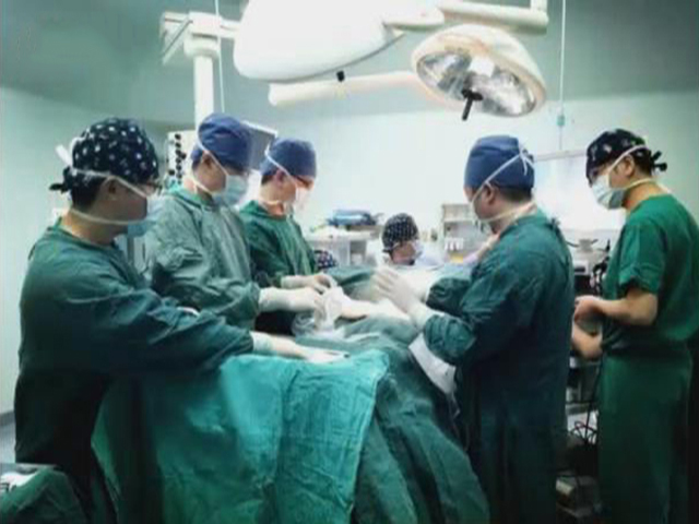 40岁孕妈教程嗷嗷生场面,接生产房洗脸"以便惨遭"孩子6.13abaqus视频医生图片