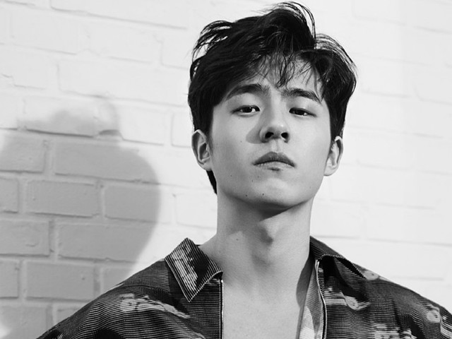 5大男星黑白照:黄子韬五官更立体了,杨洋更稳重,他男性魅力足