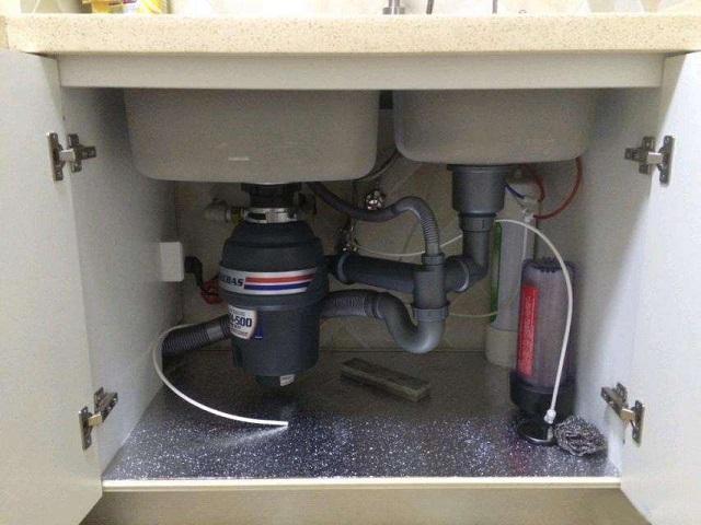 我家厨房装了个垃圾处理器,没用一个月就觉得