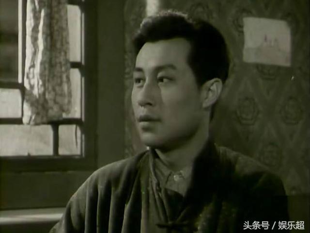 86岁王心刚全家照，儿子竟也是大帅哥，他长期照顾有病妻子的故事