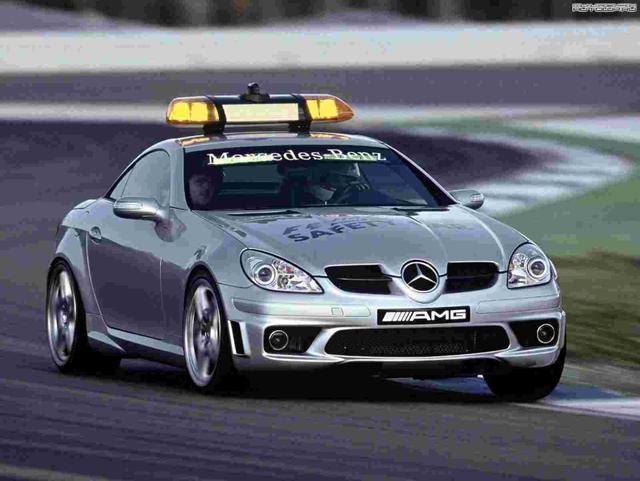 F1 安全车为什么不用超跑, 而是用奔驰 AMG?!