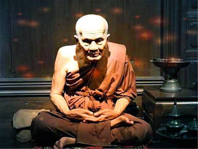 这位高僧死去300年肉身不腐,眼睛一直开着,就像活人一般!