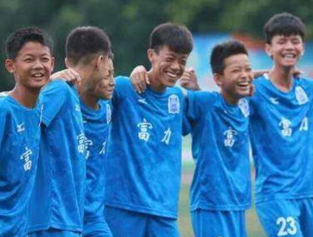 国足新希望: 西甲劲旅15岁华裔天才正办理中国