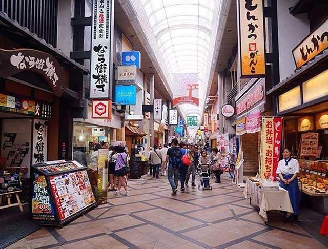 日本人到中国旅游问:一个月20万日元够吗?网友