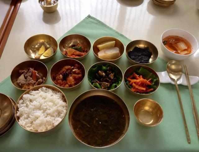 原来朝鲜人每天这样吃饭,看完我羞愧的低下头