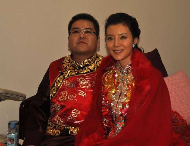 同是嫁入豪门，潘阳掌管经济大权！而她被前夫害的无人敢娶