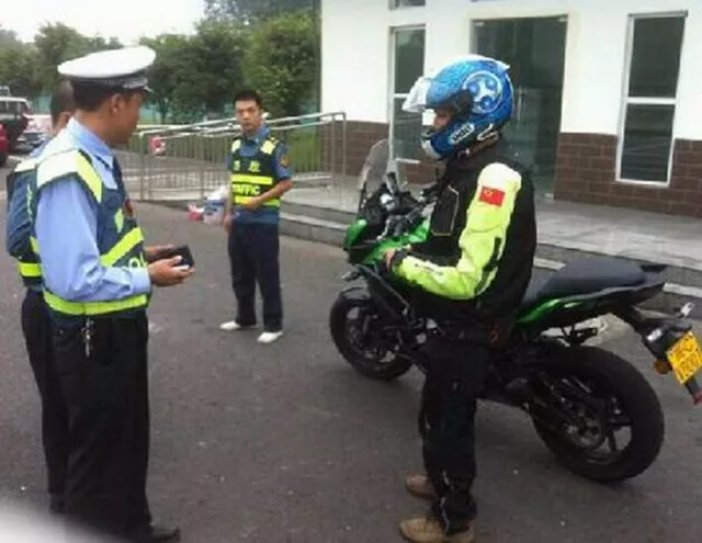 摩托车到底能不能上高速?标准答案在这里…