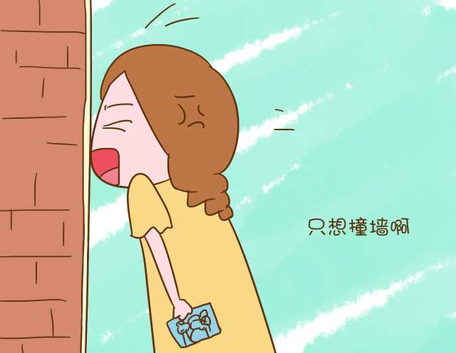宝宝满月时宝妈看到这张照片真有种想撞墙的冲动