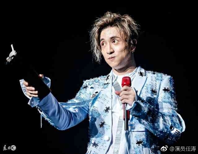 薛之谦年度内地最佳男歌手和现场人气王两个奖