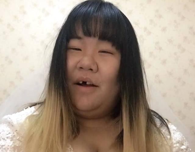 鹿晗被狂热女粉丝拉横幅示爱,网友:胖子都是潜力股!
