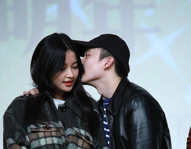 孙怡董子健照片图片